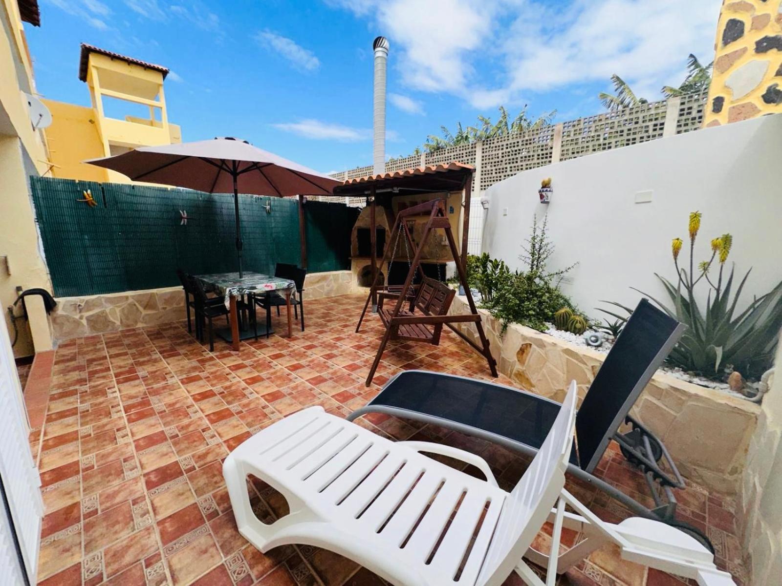 Beach Paradise Apartment Адехе Экстерьер фото